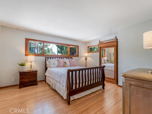 10335 Sylvia Avenue, Porter Ranch CA: https://media.crmls.org/medias/8592b113-fae4-4a3c-93cb-0ab9c3f8dec8.jpg