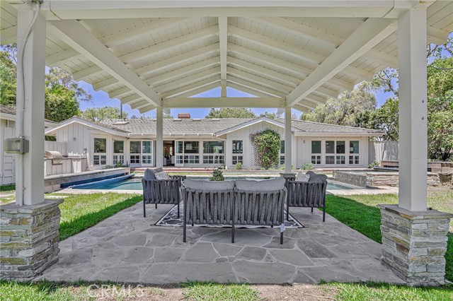 42 Empty Saddle Road, Rolling Hills Estates CA: https://media.crmls.org/medias/8593024b-a5fe-47ce-9291-bd03ee81b8ac.jpg