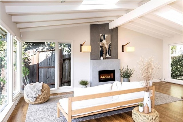 Detail Gallery Image 11 of 58 For 2412 Canyon Oak Dr, Los Angeles,  CA 90068 - 3 Beds | 2 Baths