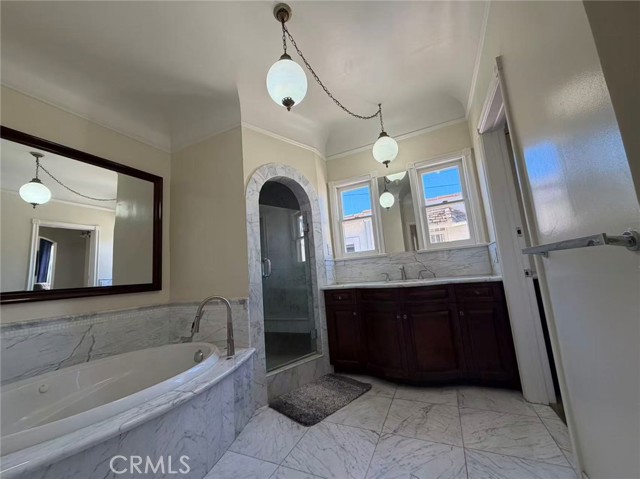 Detail Gallery Image 17 of 26 For 113 N Doheny, Beverly Hills,  CA 90211 - 4 Beds | 2/1 Baths