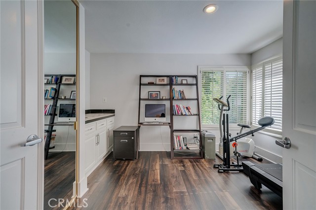 Detail Gallery Image 20 of 31 For 6049 Rustling Oaks Dr, Agoura Hills,  CA 91301 - 4 Beds | 3/1 Baths