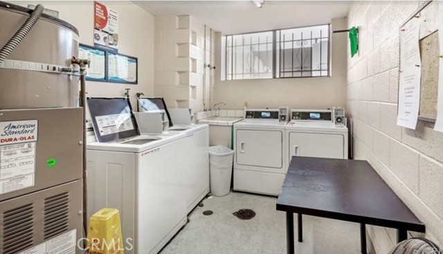 615 E Broadway, Long Beach CA: https://media.crmls.org/medias/8593bf9a-586b-445a-93b9-a6697ecbcfa9.jpg