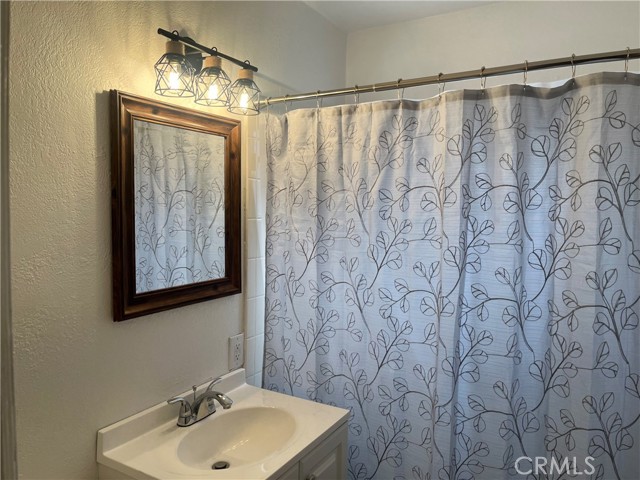 Detail Gallery Image 31 of 46 For 1020 W 24th St, Merced,  CA 95340 - 5 Beds | 1/1 Baths