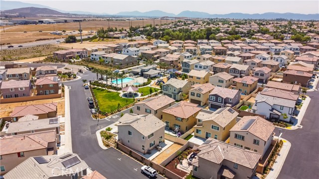 30341 Wild Oat Street, Murrieta CA: https://media.crmls.org/medias/85940255-394a-4aaf-9530-5beb1867feb5.jpg