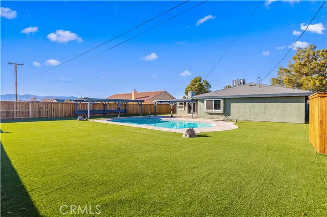 9332 Evelyn Avenue, California City CA: https://media.crmls.org/medias/85948340-9da0-4527-87b8-b8aad8ffa20b.jpg
