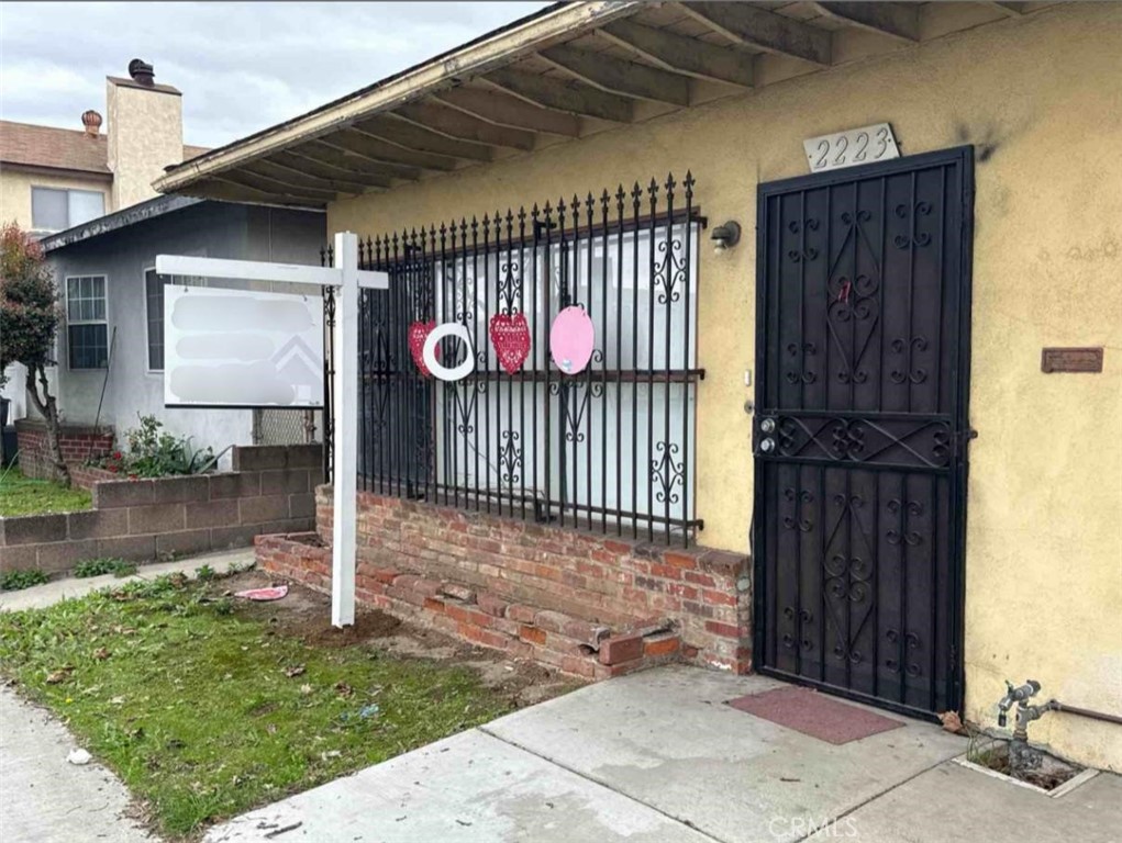 2223 W Olympic Boulevard