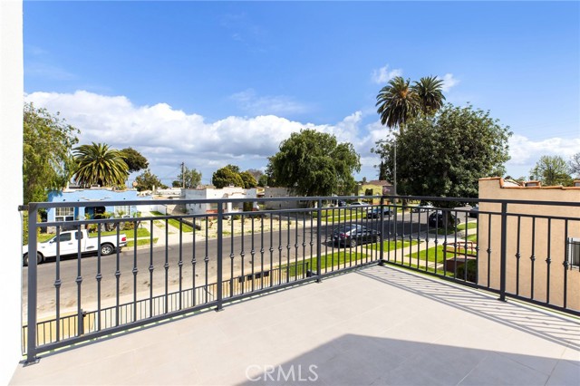 Detail Gallery Image 17 of 21 For 9613 S Hobart Bld, Los Angeles,  CA 90047 - – Beds | – Baths