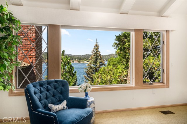 316 John Muir, Lake Arrowhead CA: https://media.crmls.org/medias/859836db-1a46-452f-ae27-3e292b2ab115.jpg