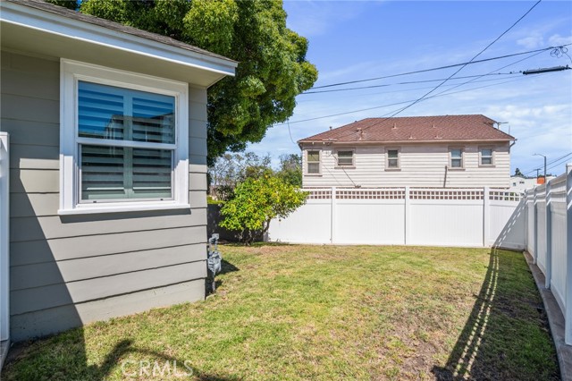 1414 W 13th Street, San Pedro CA: https://media.crmls.org/medias/859a12ba-30af-4718-b4d3-88ef40fb1528.jpg