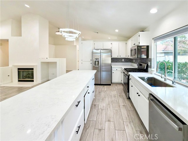 Detail Gallery Image 8 of 26 For 37116 Alder, Palmdale,  CA 93552 - 3 Beds | 2 Baths