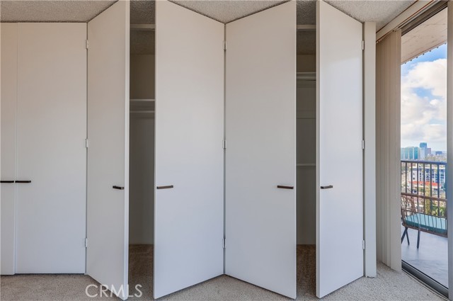 2999 E Ocean Boulevard, Long Beach CA: https://media.crmls.org/medias/859af6fb-b9f8-4b41-944b-3abc5c719436.jpg