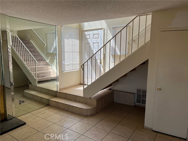 Detail Gallery Image 3 of 6 For 13028 Oak Dell, Moreno Valley,  CA 92553 - 3 Beds | 2 Baths