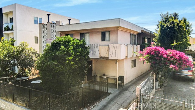 6651 Beck Avenue, North Hollywood CA: https://media.crmls.org/medias/859bf6a8-bb68-4156-83cc-fa446eb837f3.jpg