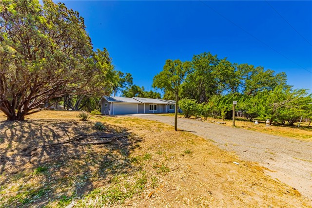 Detail Gallery Image 3 of 37 For 47200 Oneida Ave, Coarsegold,  CA 93614 - 3 Beds | 2 Baths