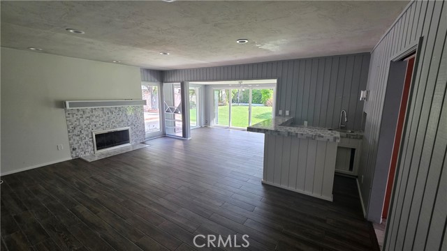 Detail Gallery Image 9 of 24 For 10126 Vanalden, Northridge,  CA 91324 - 4 Beds | 3 Baths