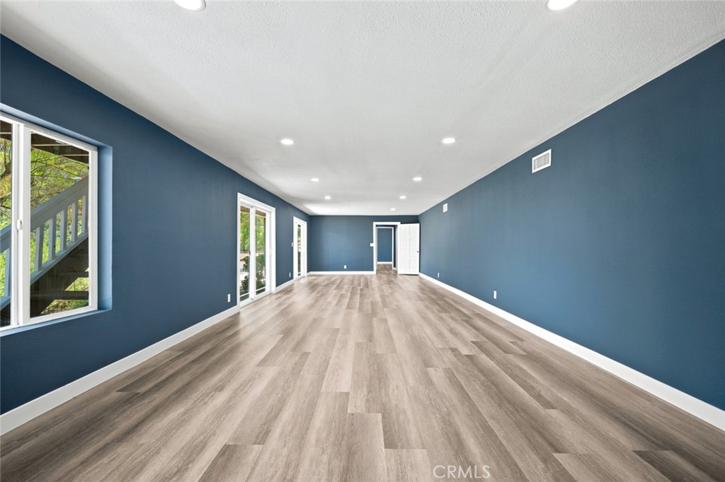 https://media.crmls.org/medias/859f09d8-8394-4ec7-9ee3-ff2fa861a0ec.jpg?preset=X-Large