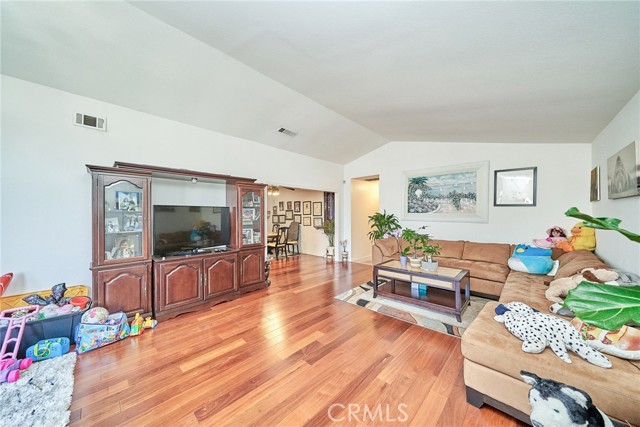 Detail Gallery Image 49 of 49 For 201 S Brookside Ct, Anaheim,  CA 92808 - 4 Beds | 2 Baths