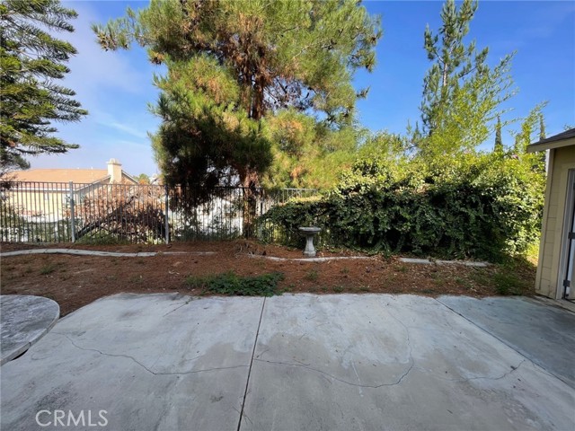 Detail Gallery Image 18 of 39 For 1434 Haddington Dr, Riverside,  CA 92507 - 4 Beds | 2/1 Baths