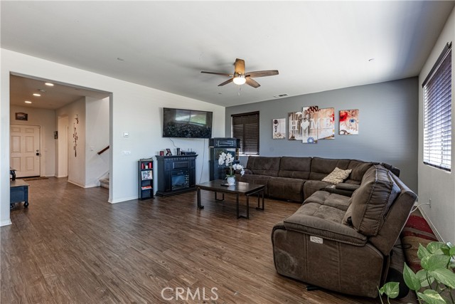 26833 Regency Way, Moreno Valley CA: https://media.crmls.org/medias/859fac6d-d0ec-41d0-b08d-1fef715448c9.jpg