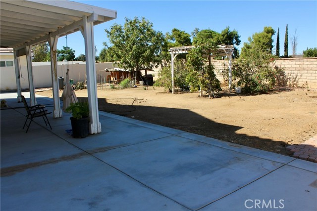 Detail Gallery Image 41 of 49 For 1227 Ayris Ave, Palmdale,  CA 93550 - 5 Beds | 2/1 Baths