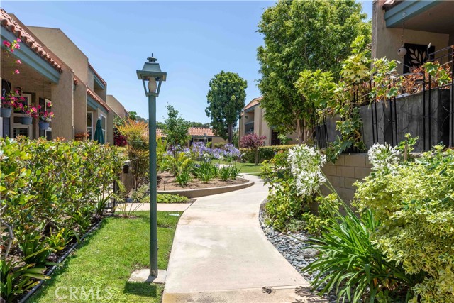 958 Palo Verde Avenue, Long Beach CA: https://media.crmls.org/medias/85a09671-7a21-4db1-ab18-1ac016960288.jpg