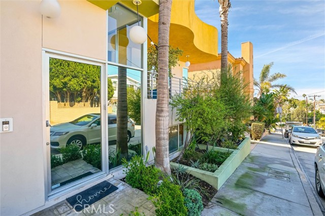 Detail Gallery Image 13 of 37 For 702 10th St, Hermosa Beach,  CA 90254 - 4 Beds | 3/1 Baths