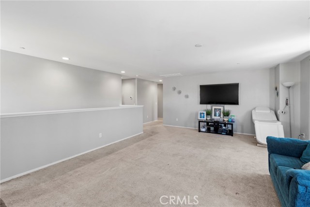 Detail Gallery Image 5 of 11 For 210 W Fruitvale Ave, Hemet,  CA 92543 - 4 Beds | 3 Baths