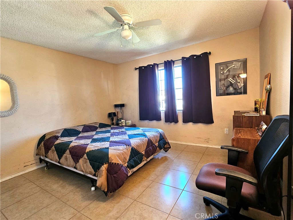 https://media.crmls.org/medias/85a2d247-277f-41a7-849d-90d80ca21077.jpg?preset=X-Large