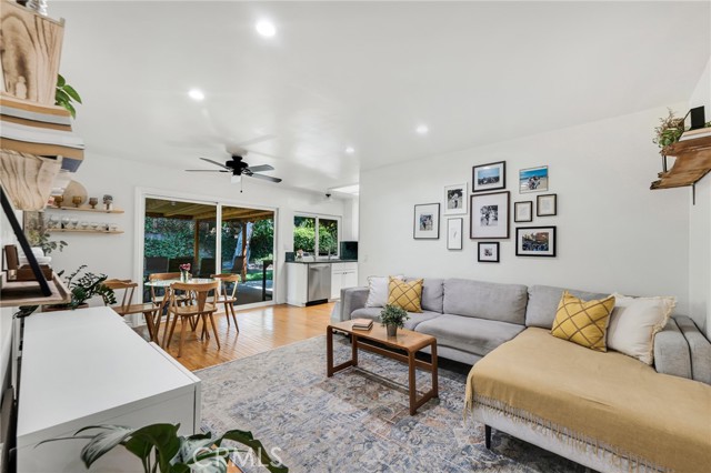 7612 Vicky Avenue, West Hills CA: https://media.crmls.org/medias/85a2f32e-1480-46e2-b402-ee01a61a58aa.jpg