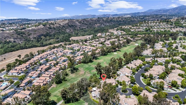 3 Vista Frondosa, Rancho Santa Margarita CA: https://media.crmls.org/medias/85a3865b-613b-489b-9757-8ddc3118bb59.jpg