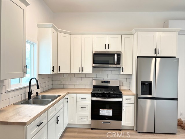 Detail Gallery Image 2 of 10 For 9630 San Bernardino Rd, Rancho Cucamonga,  CA 91730 - 1 Beds | 1 Baths