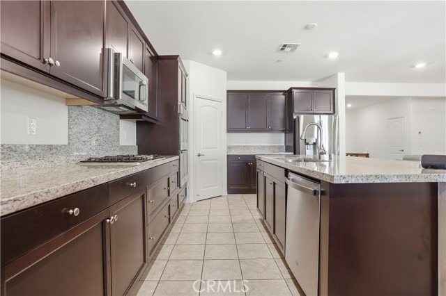 Detail Gallery Image 18 of 46 For 28978 Copper River Rd, Menifee,  CA 92585 - 4 Beds | 3 Baths