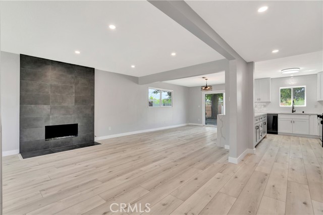 Detail Gallery Image 3 of 30 For 7741 Shoup Ave, West Hills,  CA 91304 - 4 Beds | 2 Baths