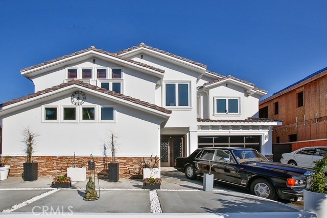 Detail Gallery Image 2 of 16 For 16852 Bolero Ln, Huntington Beach,  CA 92649 - 4 Beds | 4/1 Baths