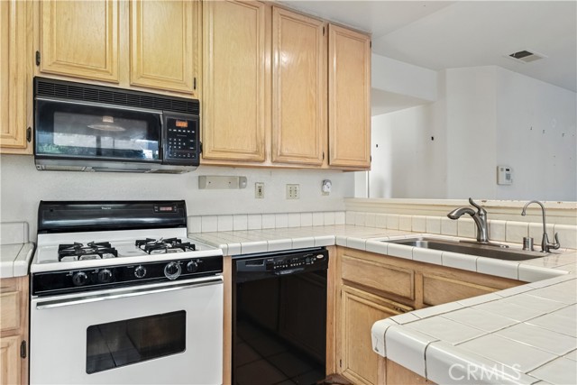 4997 Calle Sobrado, Oceanside CA: https://media.crmls.org/medias/85a4d059-e931-4317-b65a-dfb0910b0876.jpg