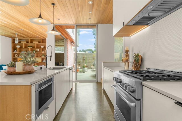 1357 Voorhees Avenue, Manhattan Beach CA: https://media.crmls.org/medias/85a5a036-3a3c-42ef-bdd0-05d5d91814bf.jpg