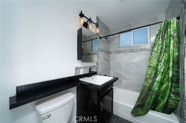 Detail Gallery Image 11 of 16 For 15251 Cedarwood Ave, Midway City,  CA 92655 - 3 Beds | 2 Baths