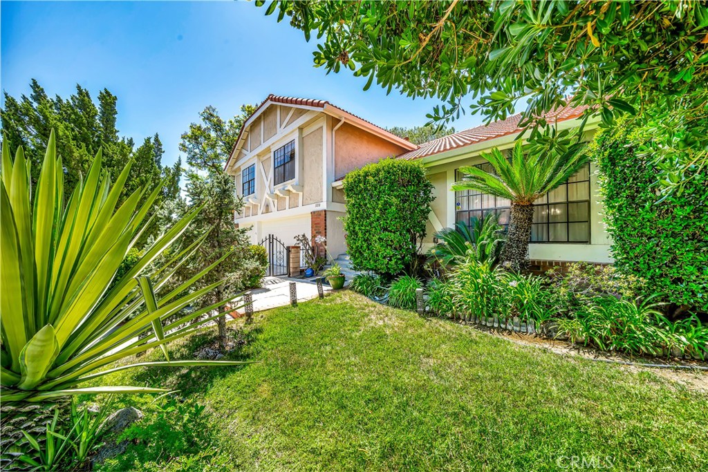 https://media.crmls.org/medias/85a72306-1f16-4764-8377-543992e956d8.jpg?preset=X-Large