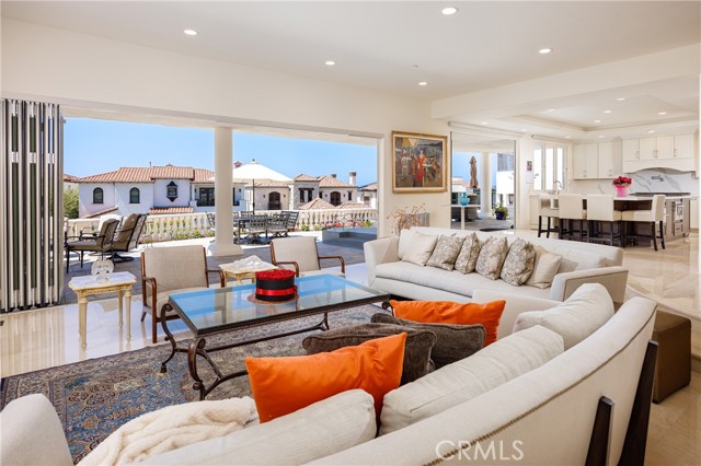 Detail Gallery Image 8 of 41 For 77 Ritz Cove Dr, Dana Point,  CA 92629 - 5 Beds | 5/1 Baths