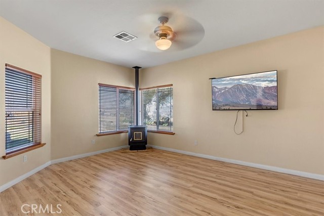 Detail Gallery Image 10 of 49 For 22104 Mccarthy Dr, Tehachapi,  CA 93561 - 3 Beds | 2 Baths