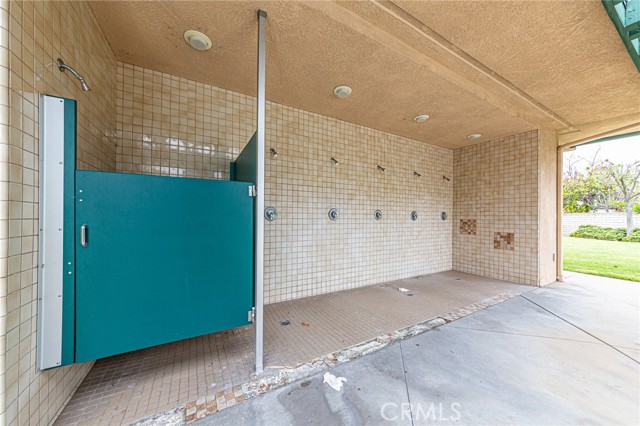 955 Blackberry Lane, Carson CA: https://media.crmls.org/medias/85a89178-7aa8-4c3b-8568-f30d31e18406.jpg