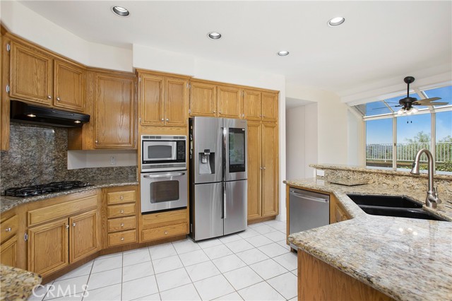 Detail Gallery Image 10 of 17 For 26711 Laurel Crest Dr, Laguna Hills,  CA 92653 - 4 Beds | 3 Baths