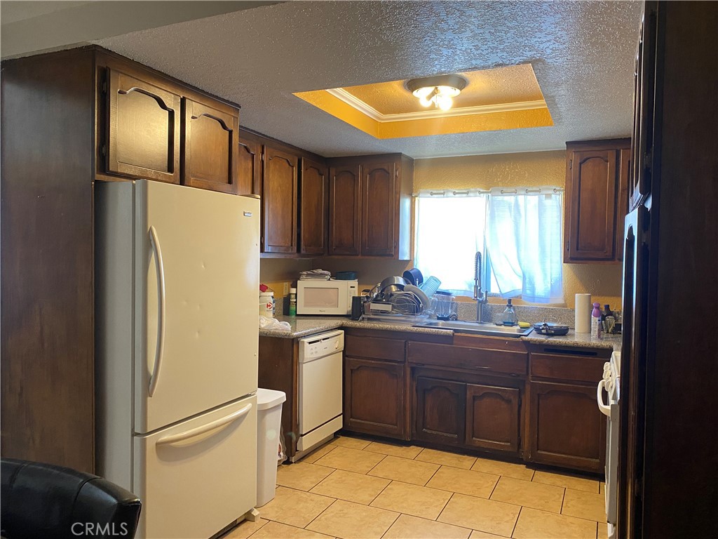 https://media.crmls.org/medias/85aa56f2-6144-419a-bfe5-454b517284b5.jpg?preset=X-Large