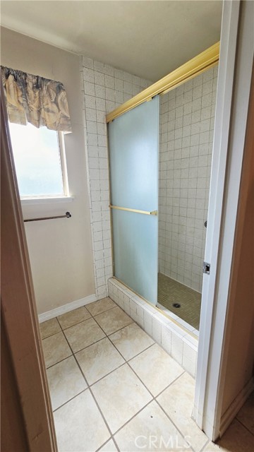 2800 Hill photo 3