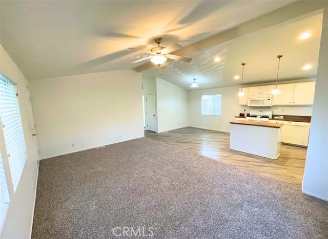 Detail Gallery Image 7 of 18 For 2205 W Acacia Ave #6,  Hemet,  CA 92545 - 3 Beds | 2 Baths