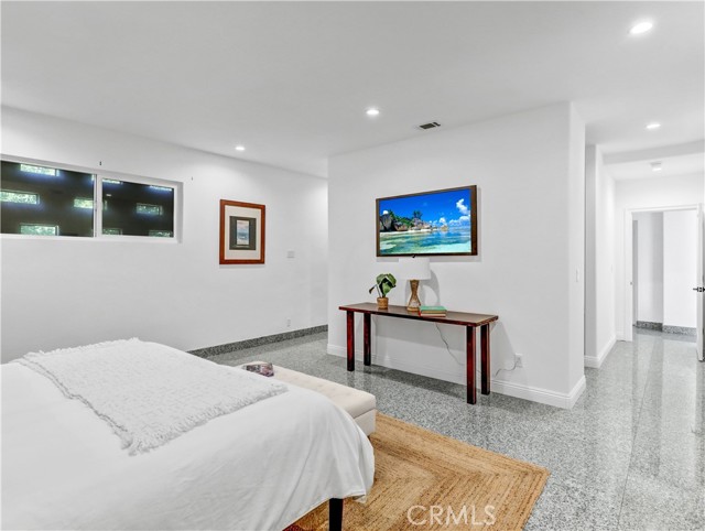 Detail Gallery Image 16 of 34 For 1333 S Beverly Glen Bld #402,  Los Angeles,  CA 90024 - 5 Beds | 5/1 Baths