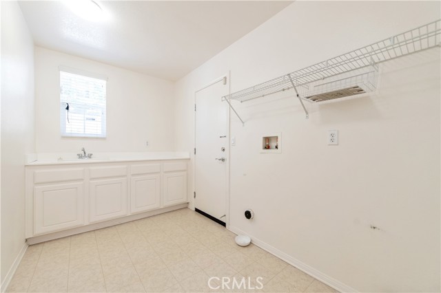 10324 BOLD RED Drive, Rancho Cucamonga CA: https://media.crmls.org/medias/85acd61b-8984-4ca5-9f0e-7d0cd6fd3356.jpg