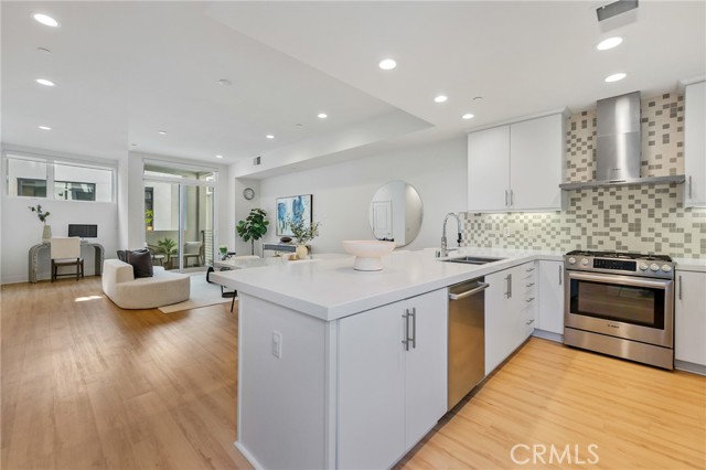 Detail Gallery Image 11 of 34 For 3306 Aria Ln, Los Angeles,  CA 90034 - 3 Beds | 3/1 Baths