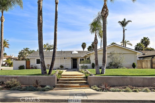 Detail Gallery Image 2 of 42 For 7722 Anillo Way, Carlsbad,  CA 92009 - 4 Beds | 2 Baths