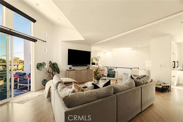 Detail Gallery Image 2 of 31 For 610 9th St a,  Hermosa Beach,  CA 90254 - 3 Beds | 2/1 Baths